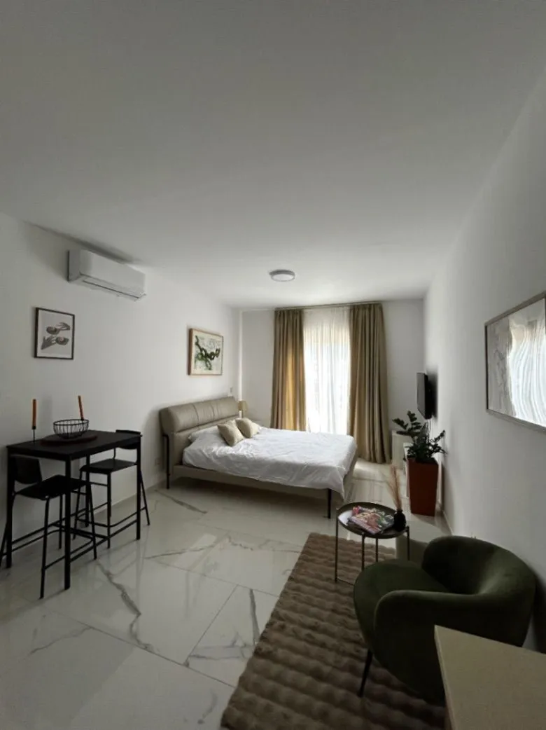 Izdavanje, garsonjera, 27m², Pržno, Budva