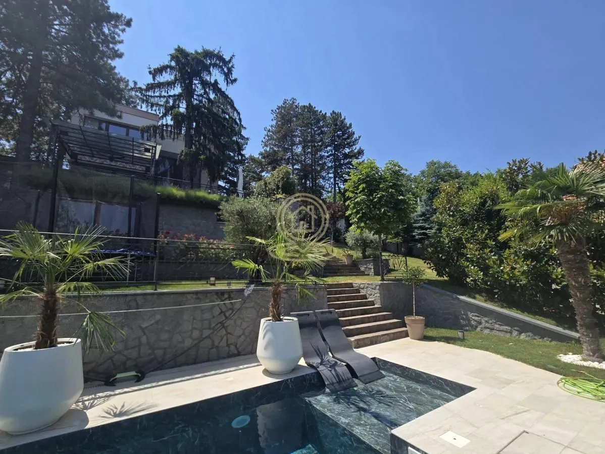 Prodaja, kuća, 402m², Sremska Kamenica, Petrovaradin