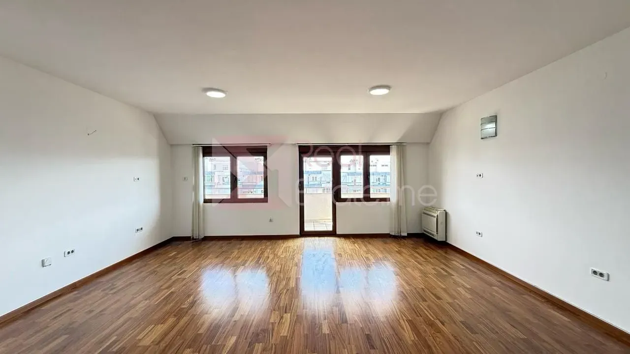 Sale, four bedroom apartment, 220m², Preko Morače, Podgorica