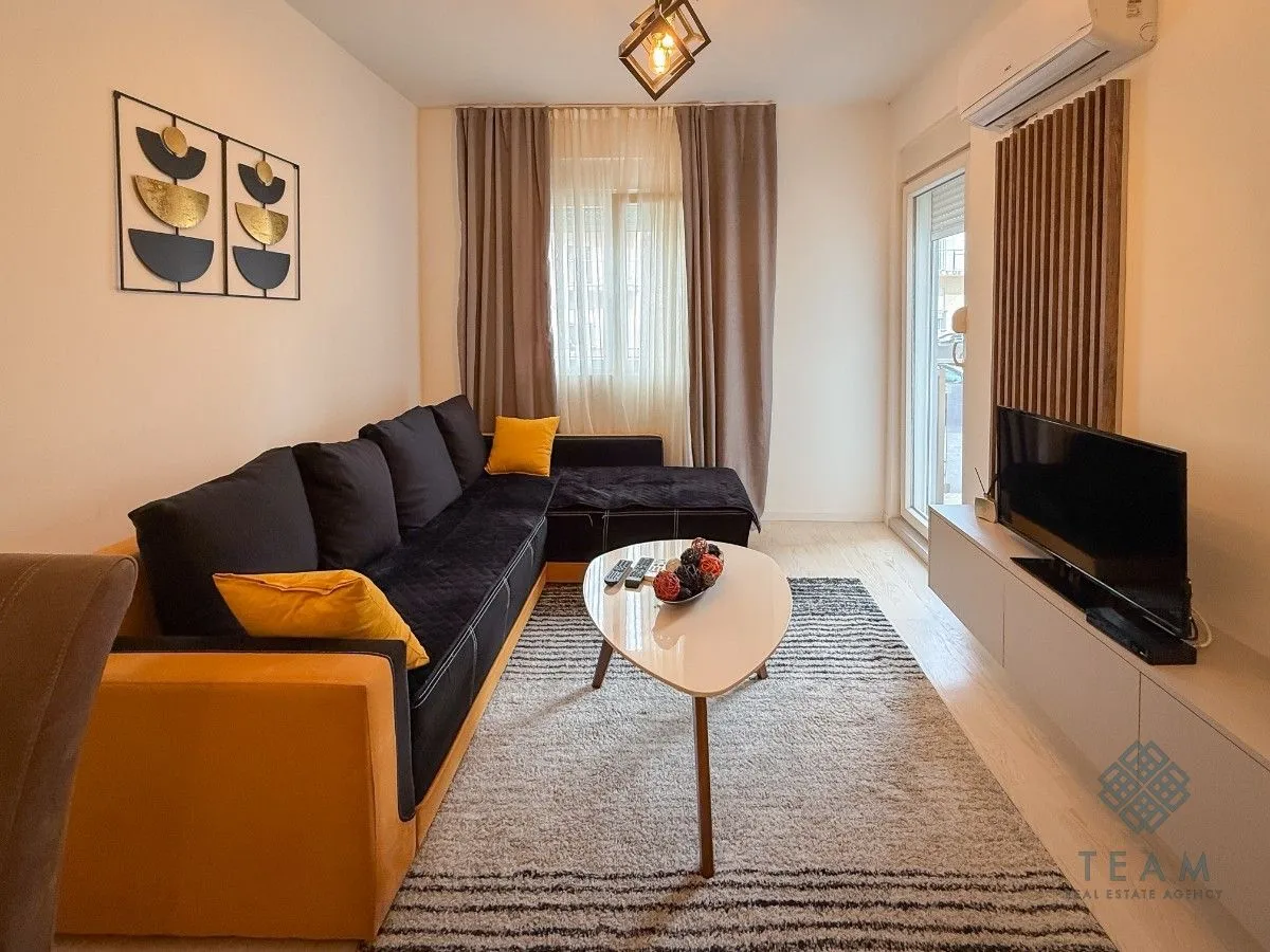 Izdavanje, jednosoban stan, 40m², Kod Big Fashion-a, Podgorica