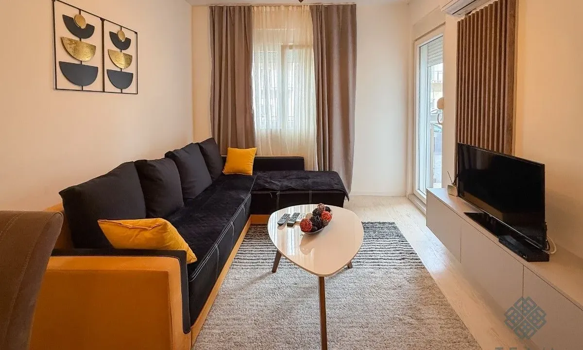 Izdavanje, jednosoban stan, 40m², Kod Big Fashion-a, Podgorica