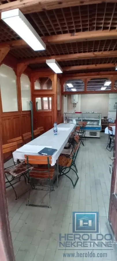 Rent, office space, 67m², Ćuprija, Srbija