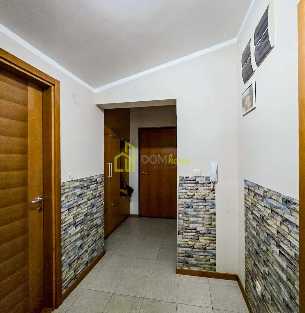 Prodaja, trosoban stan, 92m², Autobuska stanica, Podgorica
