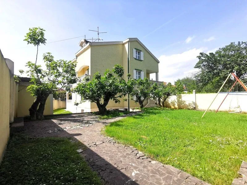 Sale, house, 489m², Zagorič, Podgorica
