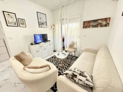 Prodaja, jednosoban stan, 35m², Babilonija, Budva