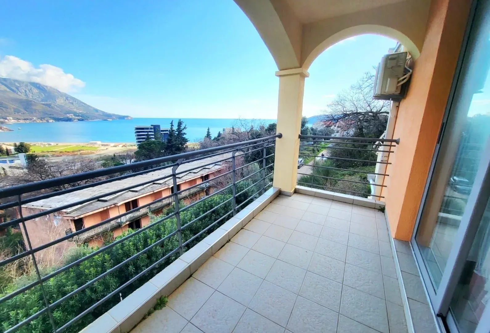 Prodaja, dvosoban stan, 64m², Bečići, Budva