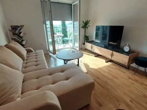 Izdavanje, jednosoban stan, 39m², Pobrežje, Podgorica - image 1