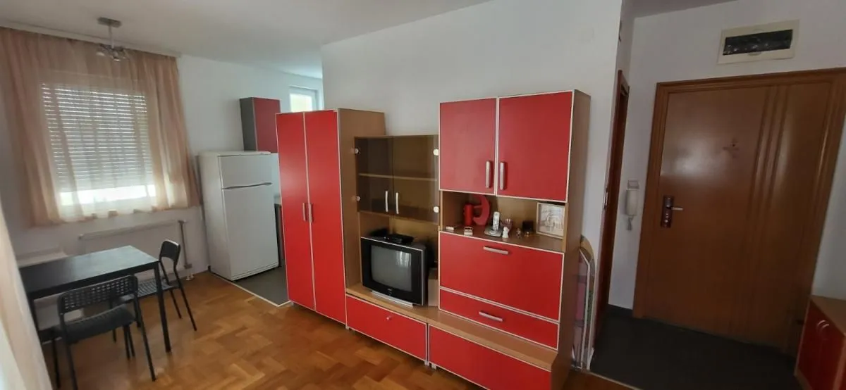 Izdavanje, garsonjera, 27m², Grbavica, Novi Sad Sve Podlokacije