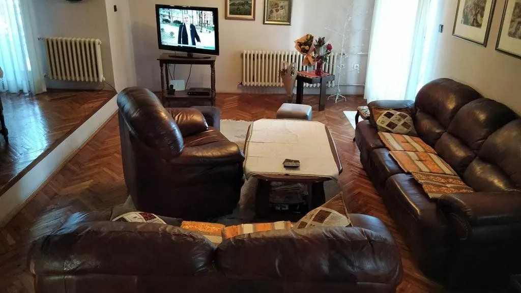 Rent, house, 250m², Masline, Podgorica