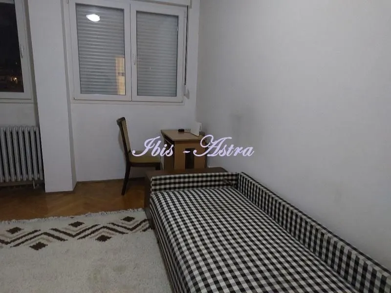 Izdavanje, trosoban stan, 68m², Novi Beograd Blok 1 Fontana, Novi Beograd Sve Podlokacije