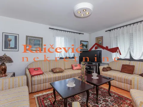 Sale, house, 370m², Voždovac Sve Podlokacije, Beograd - image 4