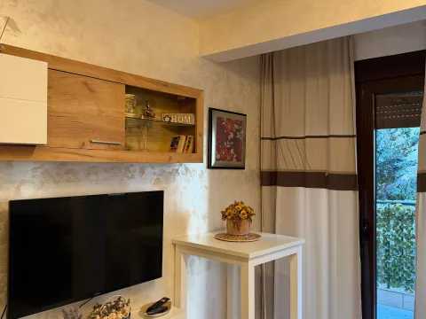 Sale, studio apartment, 36m², Bečići, Budva - image 9