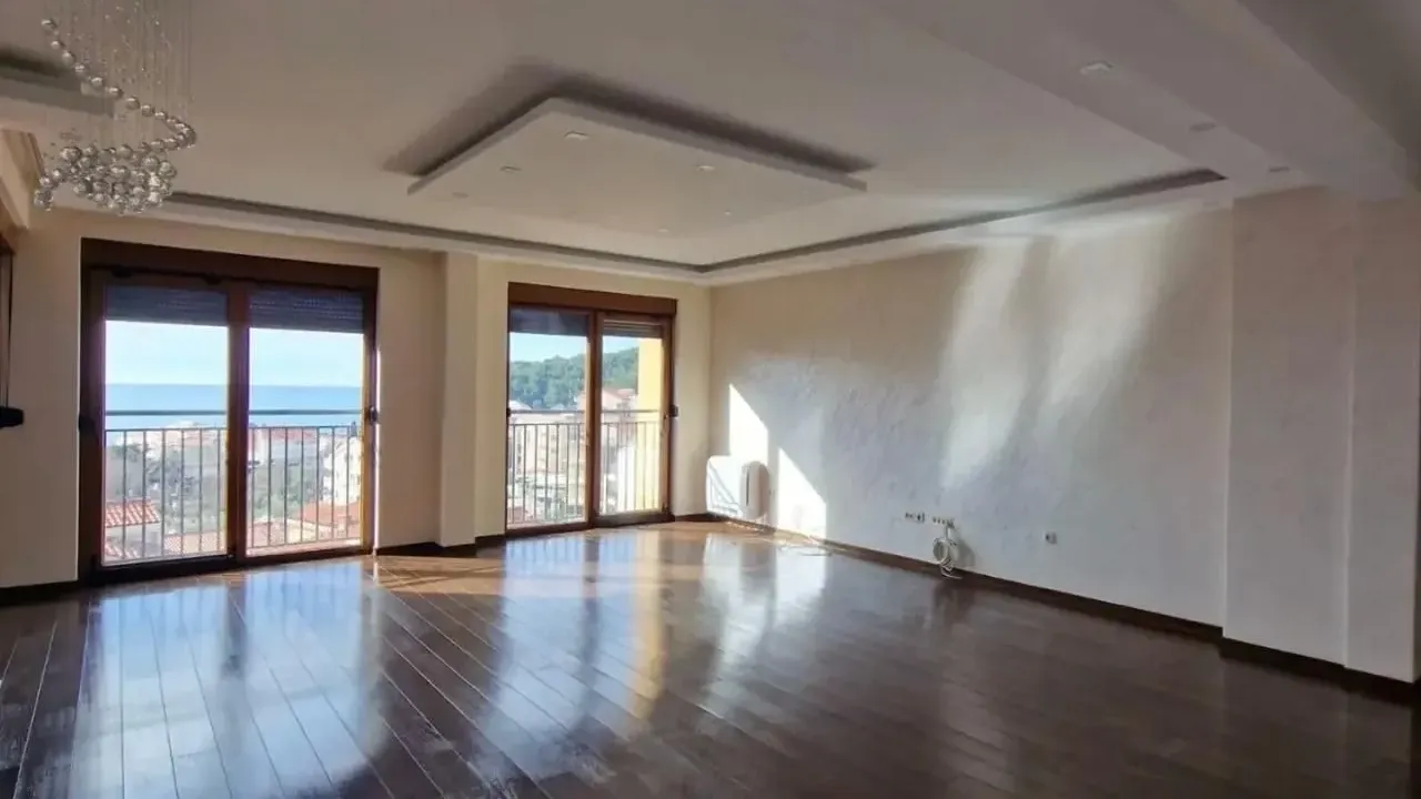 Sale, three bedroom apartment, 152m², Petrovac, Budva