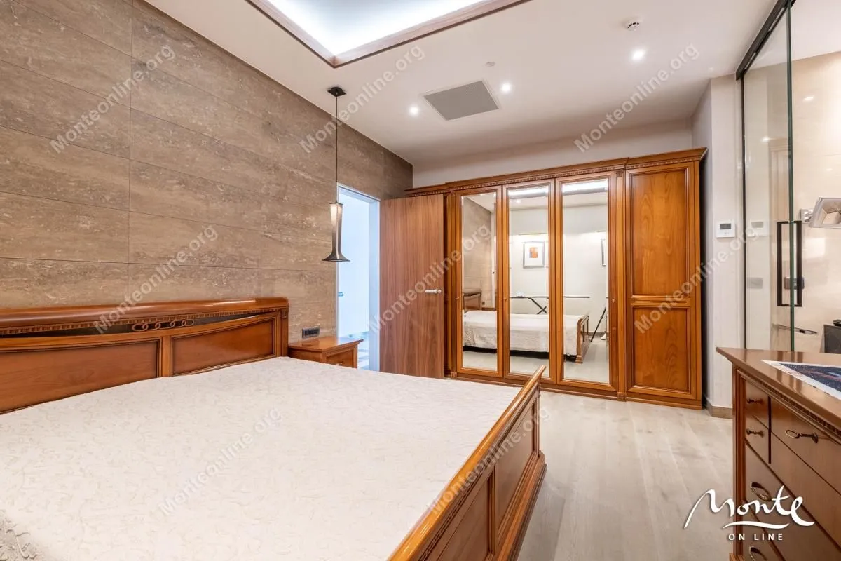 Prodaja, trosoban stan, 230m², Bogišići, Tivat