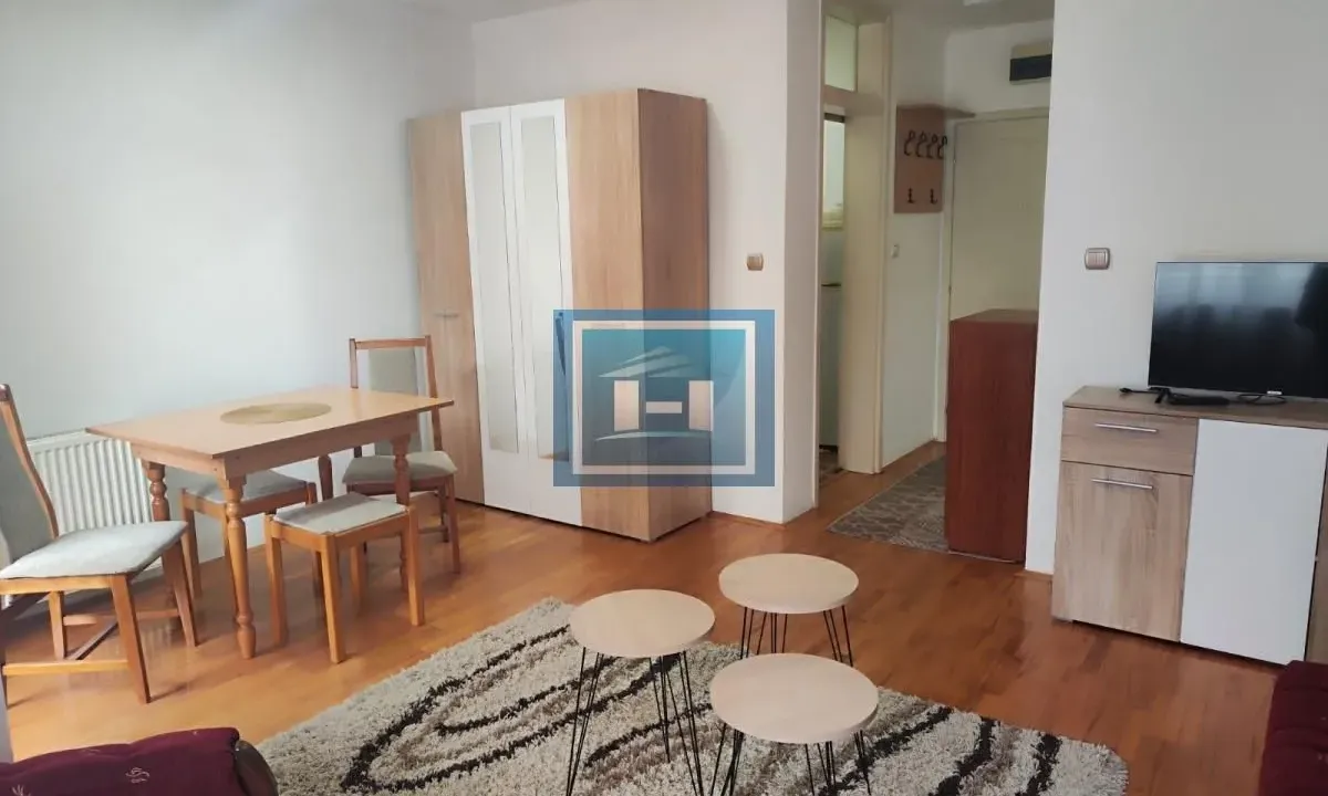 Izdavanje, garsonjera, 30m², Centar, Jagodina