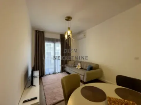 Izdavanje, dvosoban stan, 80m², Soho City, Bar - image 12