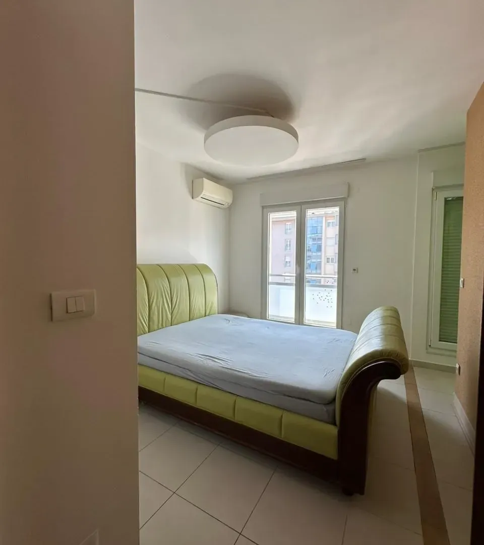 Izdavanje, jednosoban stan, 60m², City Kvart, Podgorica