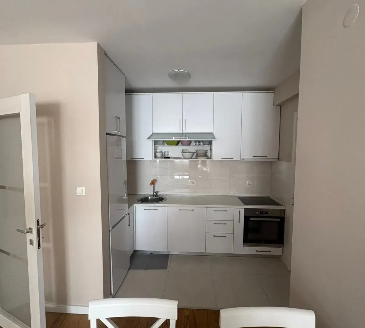 Izdavanje, jednosoban stan, 50m², Central Point, Podgorica