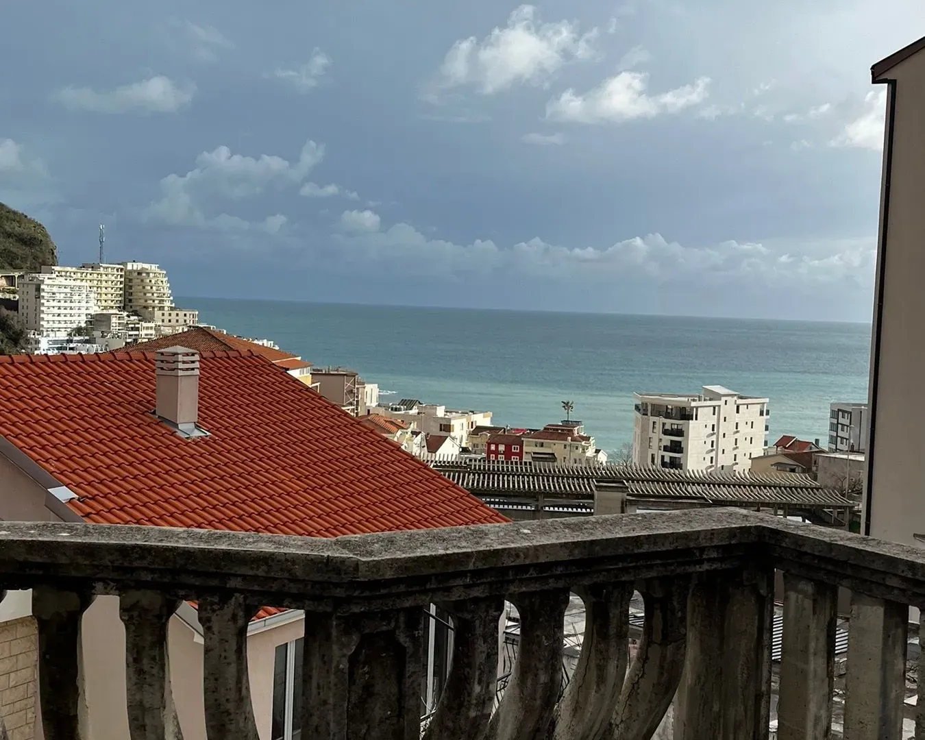 Izdavanje, jednosoban stan, 55m², Rafailovići, Budva