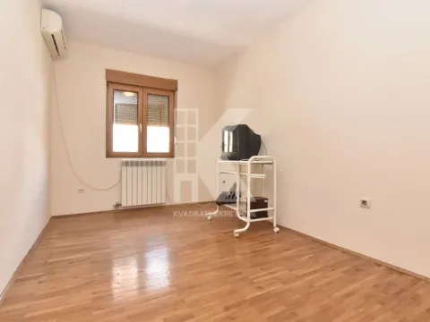 Izdavanje, trosoban stan, 110m², Preko Morače, Podgorica - image 12