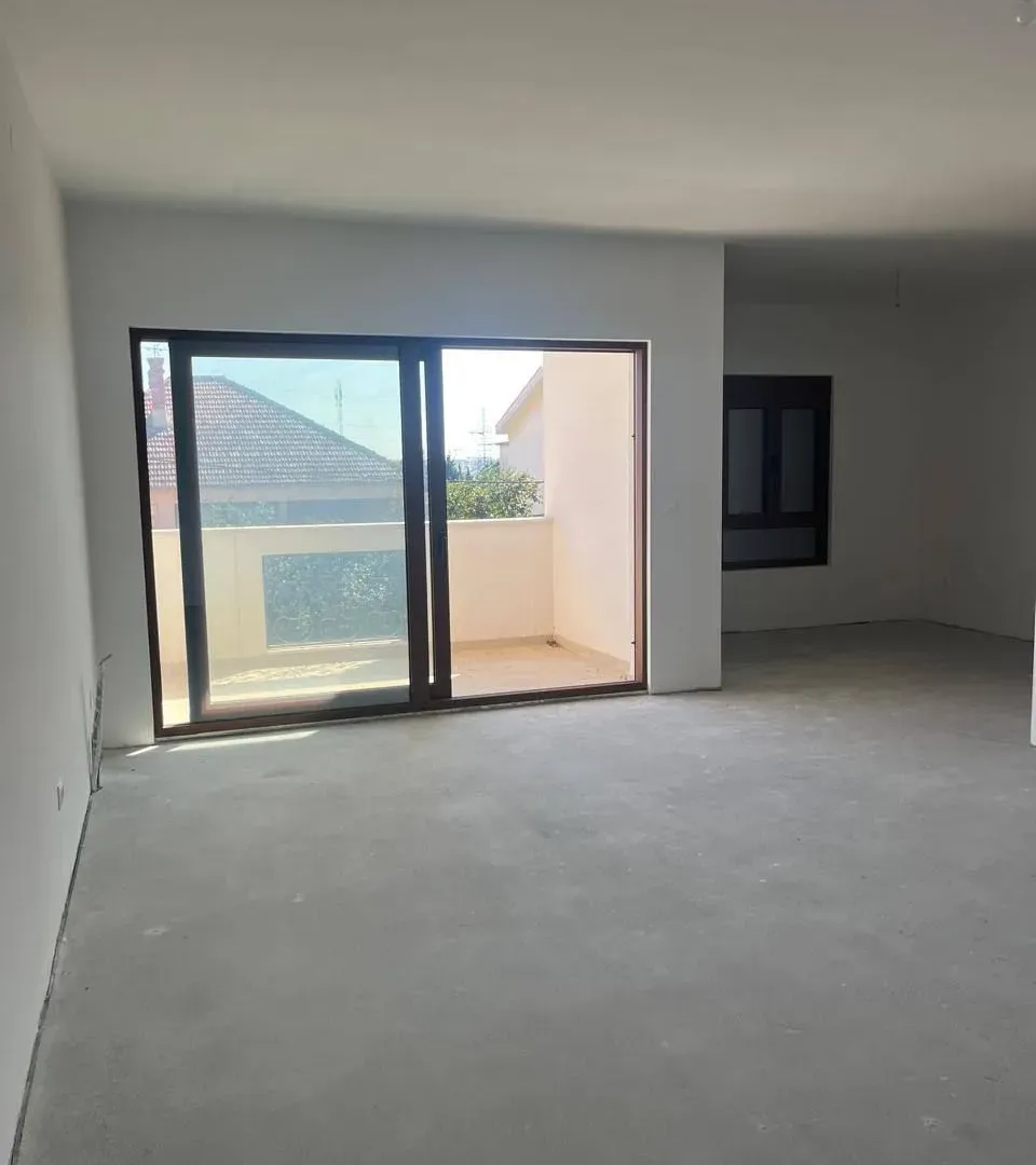 Sale, four bedroom apartment, 155m², Gorica C, Podgorica