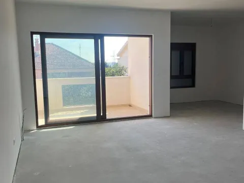 Prodaja, četvorosoban stan, 155m², Gorica C, Podgorica - image 4