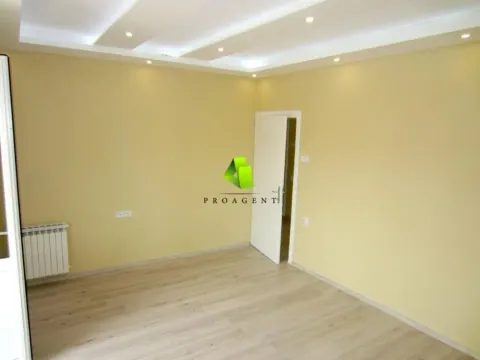 Rent, office space, 74m², Medijana, Niš