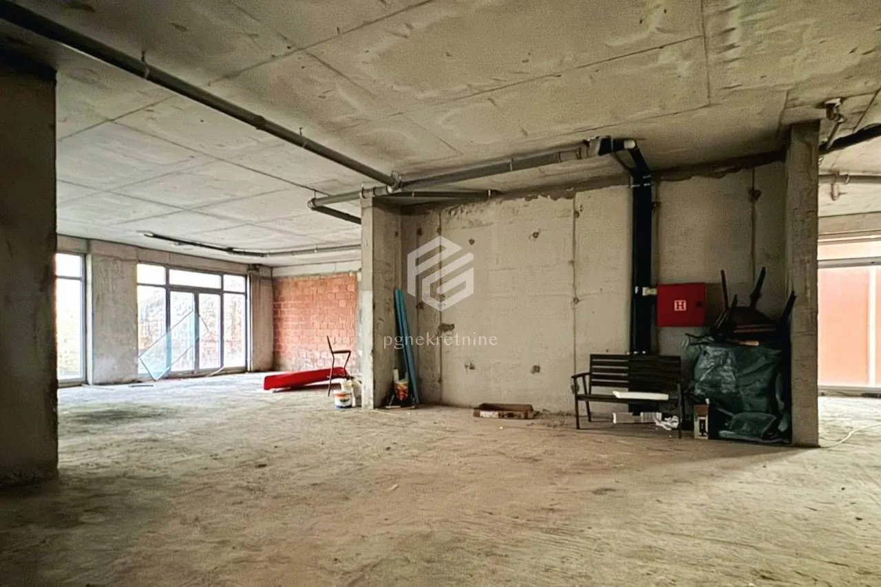 Rent, office space, 406m², Petrovac, Budva
