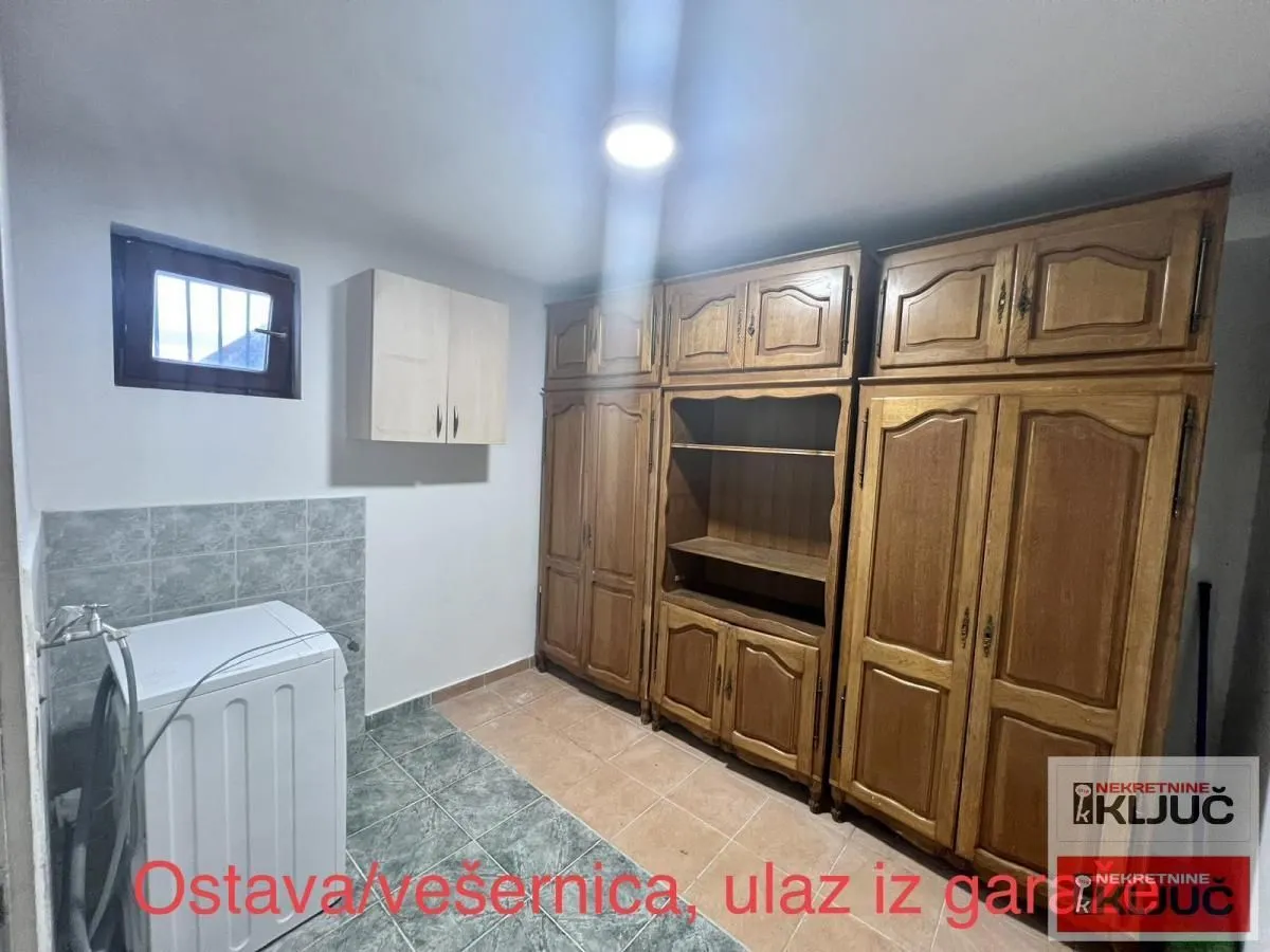 Izdavanje, kuća, 227m², Tatarsko brdo, Petrovaradin