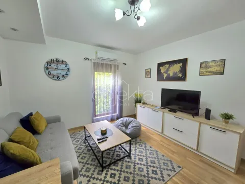 Prodaja, stan, 46m², Tivat, Crna Gora - image 2
