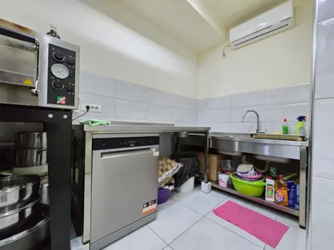 Prodaja, poslovni prostor, 43m², City Kvart, Podgorica - image 9