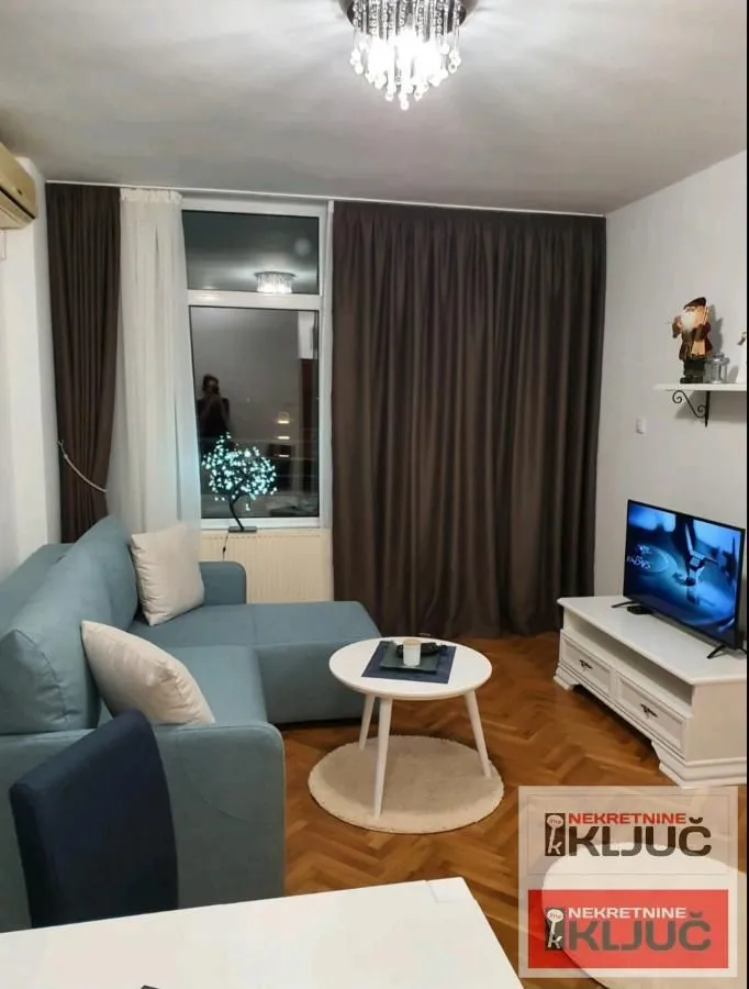Izdavanje, jednosoban stan, 47m², Bulevar Oslobodjenja, Novi Sad Sve Podlokacije