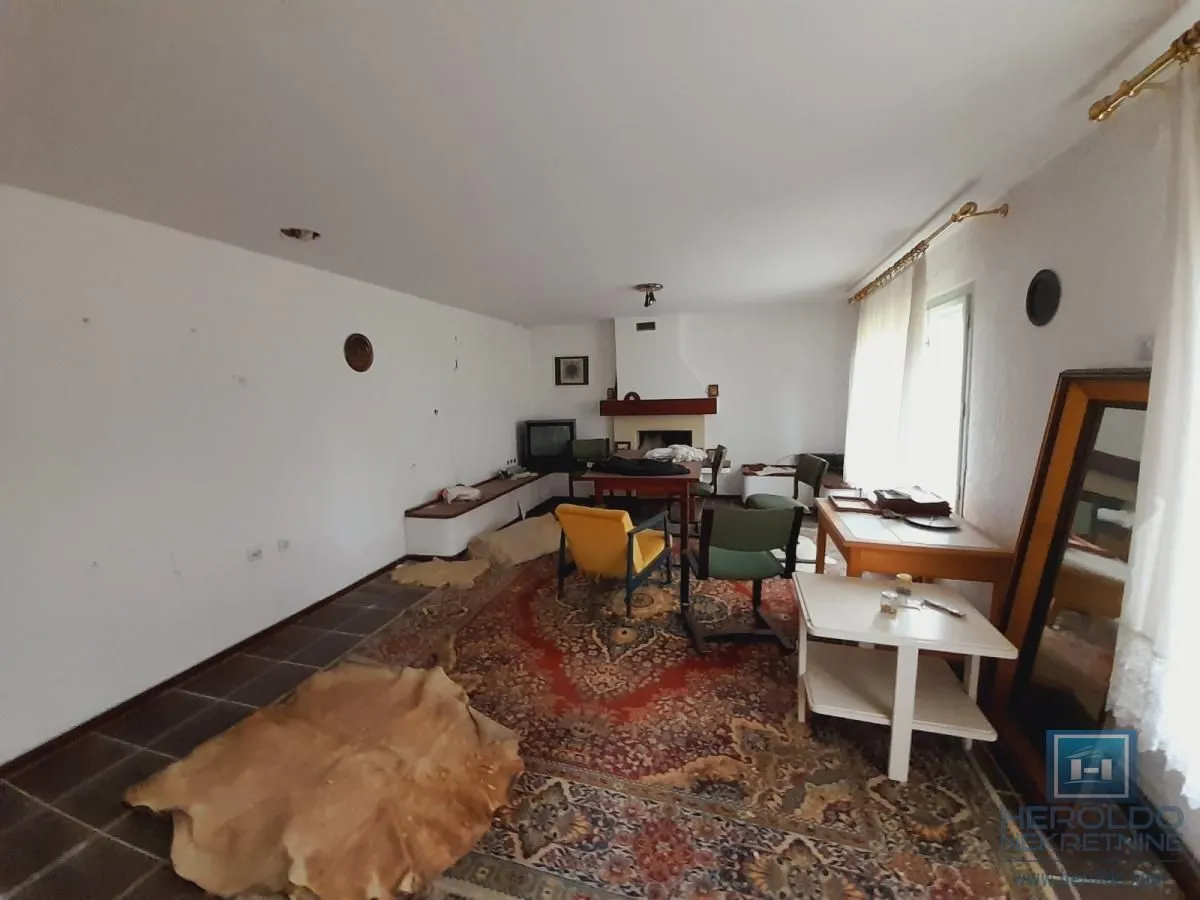 Prodaja, kuća, 250m², Centar, Ćuprija