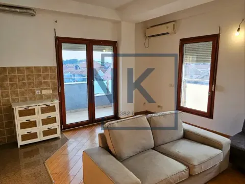 Izdavanje, dvosoban stan, 64m², Stari Aerodrom, Podgorica - image 4