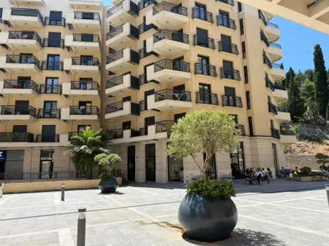 Izdavanje, dvosoban stan, 69m², Ljubović, Podgorica - image 14