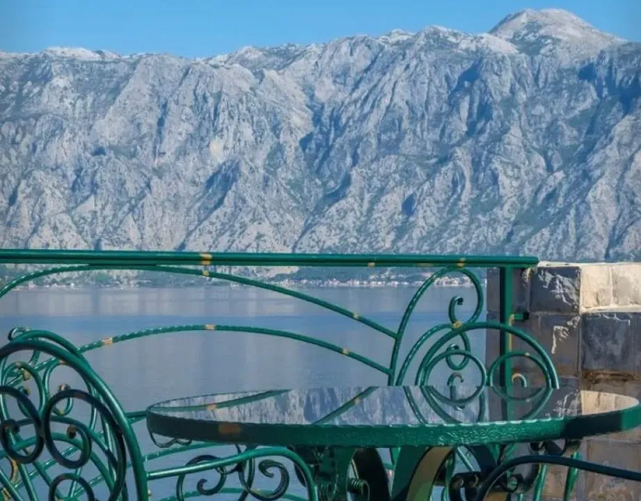 Sale, house, 215m², Stoliv, Kotor