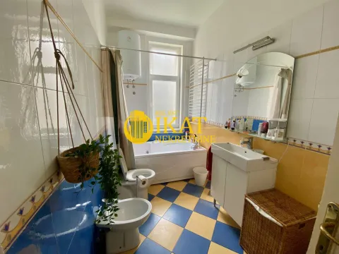 Izdavanje, četvorosoban stan, 130m², Stari Grad, Beograd - image 14