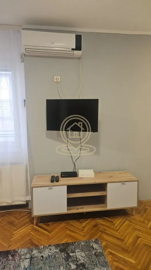 Izdavanje, jednosoban stan, 33m², Grbavica, Novi Sad Sve Podlokacije