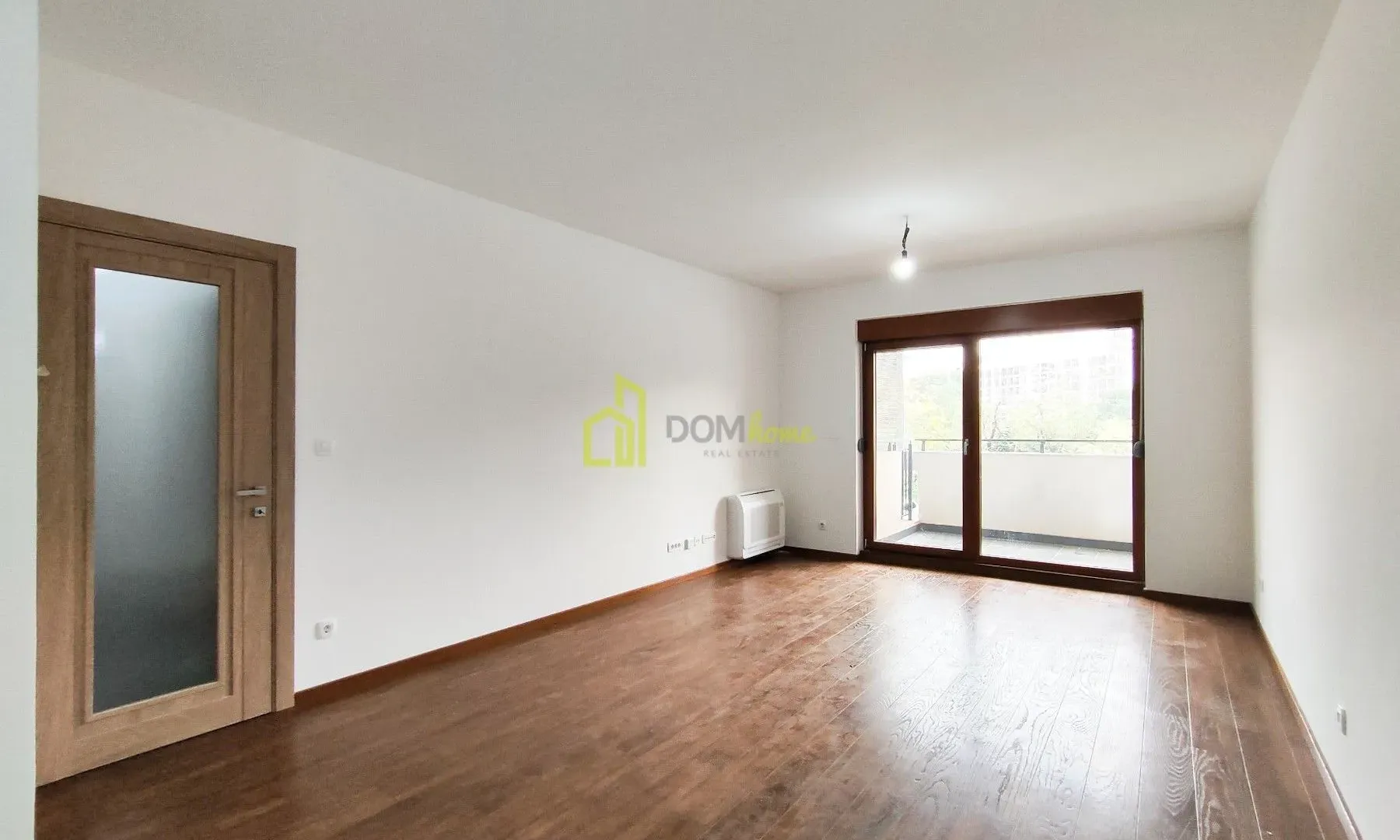 Izdavanje, trosoban stan, 96m², Master Kvart, Podgorica