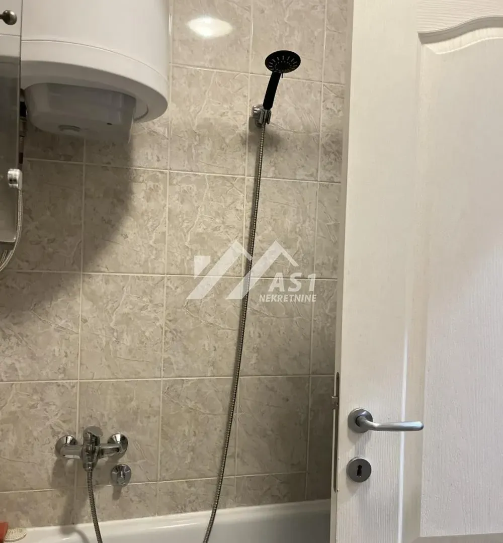 Izdavanje, jednosoban stan, 40m², Sajam, Novi Sad Sve Podlokacije