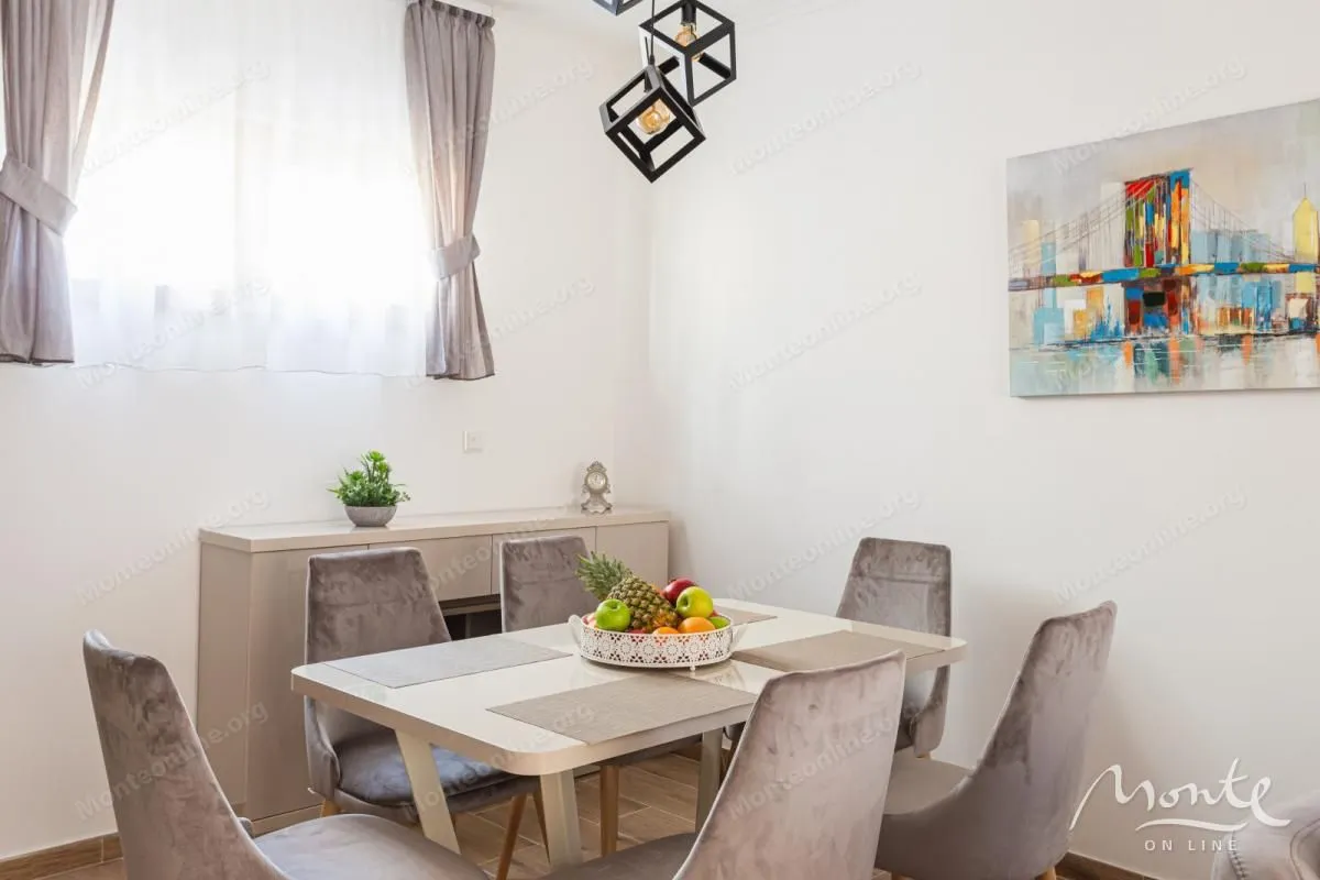 Prodaja, jednosoban stan, 87m², Pržno, Budva