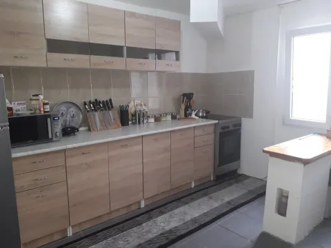 Sale, house, 170m², Vranići, Podgorica - image 8