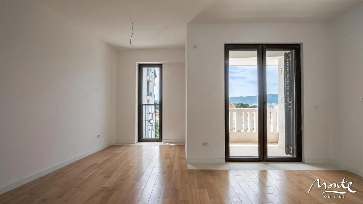 Prodaja, jednosoban stan, 50m², Centar, Tivat