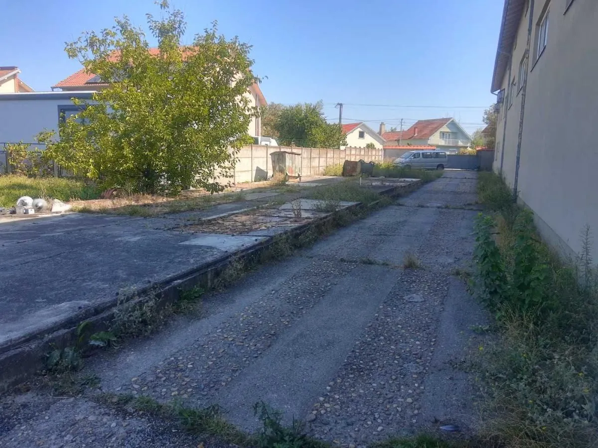 Sale, office space, 2090m², Šimanovci, Pećinci