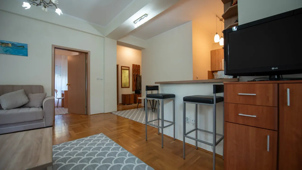 Prodaja, dvosoban stan, 64m², Podmaine, Budva