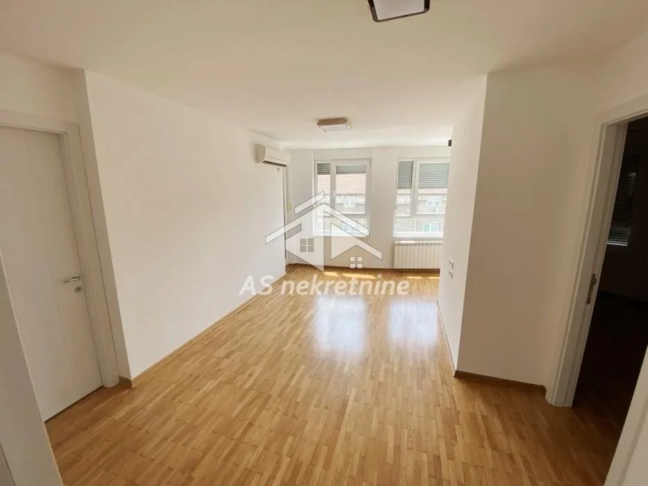 Izdavanje, trosoban stan, 58m², Zvezdara Sve Podlokacije, Beograd
