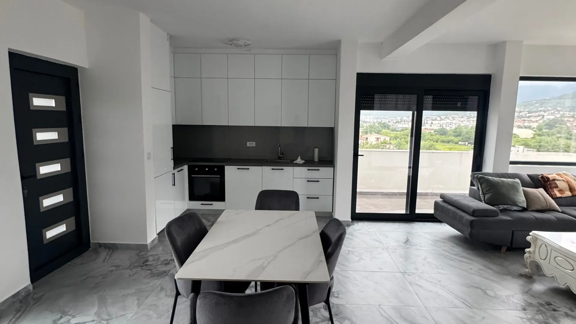 Rent, three bedroom apartment, 132m², Polje, Bar