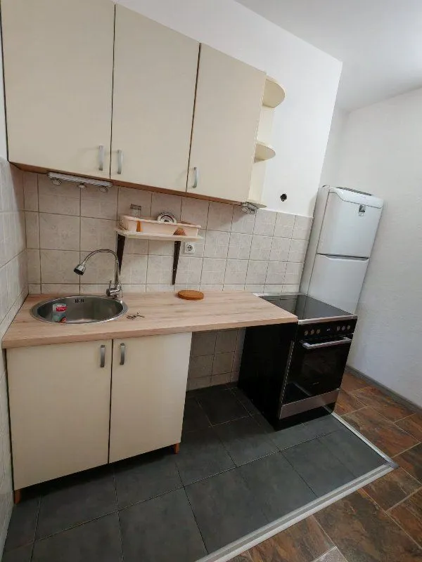 Rent, four bedroom apartment, 120m², Rakovica, Beograd