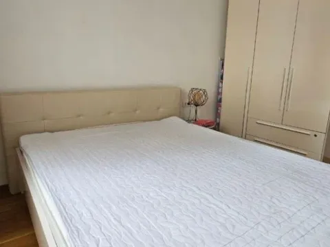 Prodaja, jednosoban stan, 45m², Podkošljun, Budva