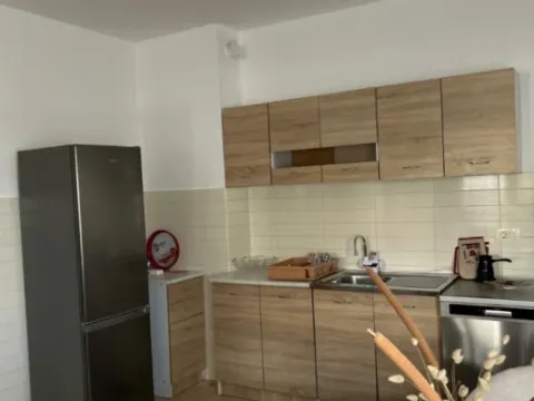 Izdavanje, dvosoban stan, 77m², Stari Aerodrom, Podgorica - image 4